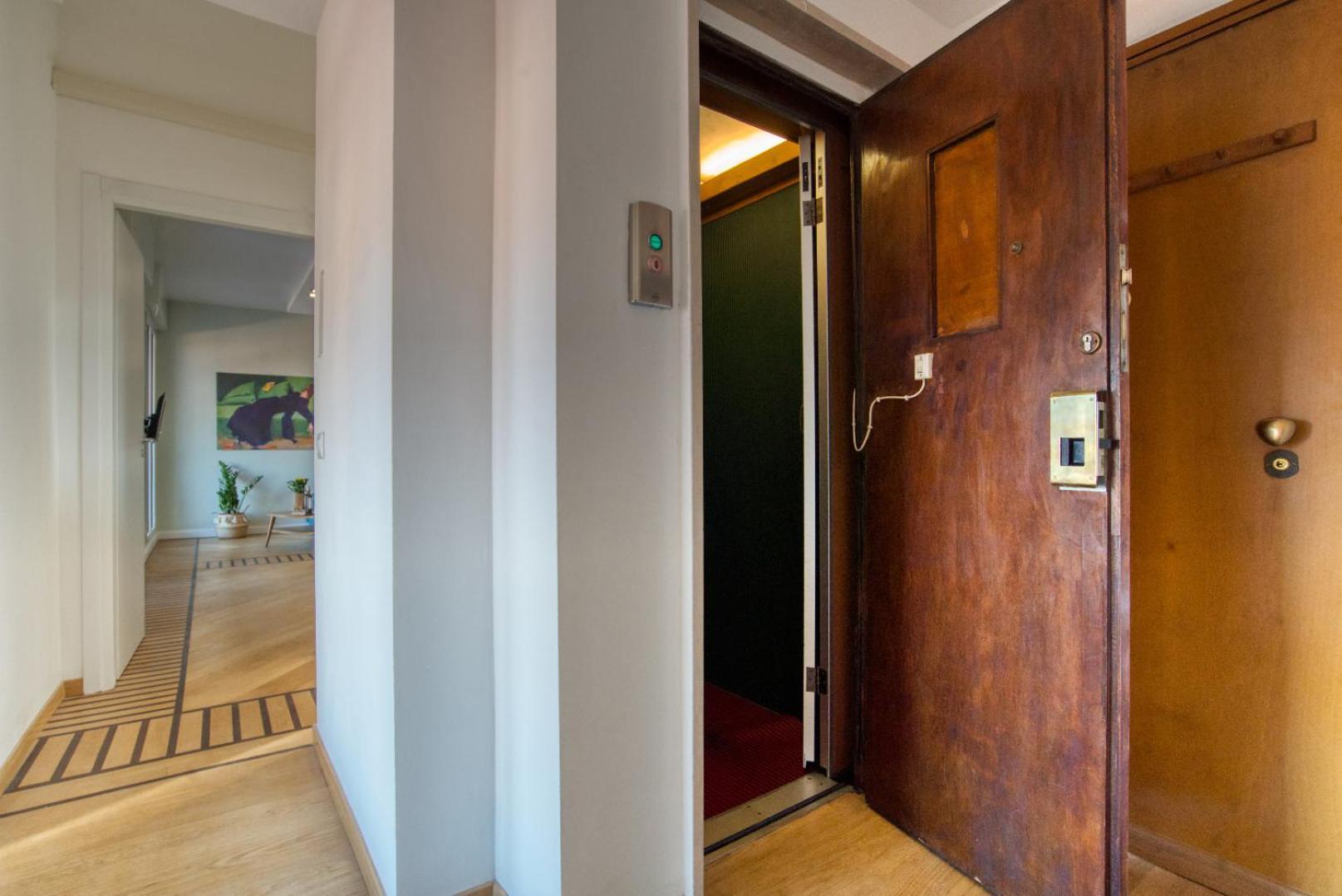 Spacious Penthouse With Panoramic Terrace - 20 Minutes From Duomo 밀라노 외부 사진